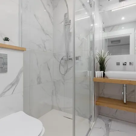 Center Chmielna By Renters