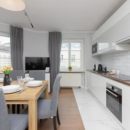 Center Chmielna By Renters Apartmanhotel