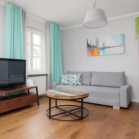 Center Chmielna By Renters 4* Warschau