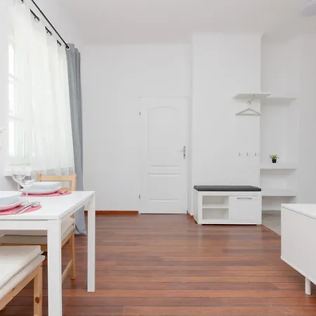 Center Chmielna By Renters Aparthotel Warsaw