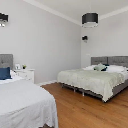Center Chmielna By Renters 아파트호텔 바르샤바
