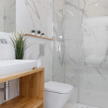 Center Chmielna By Renters Apartmanhotel Varsó