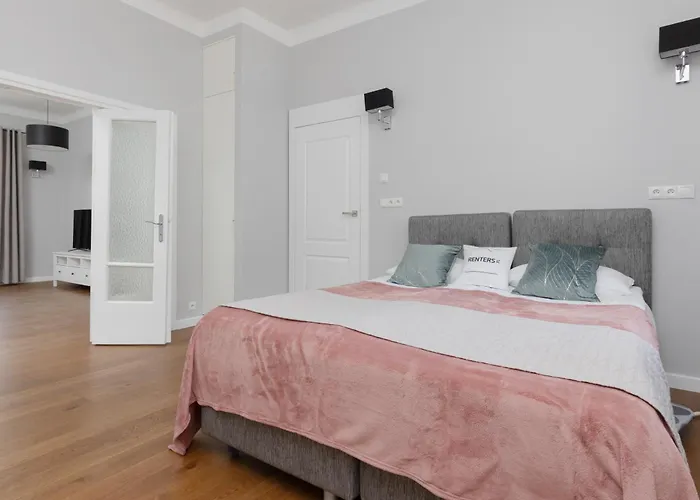 Center Chmielna By Renters 4* Warszawa