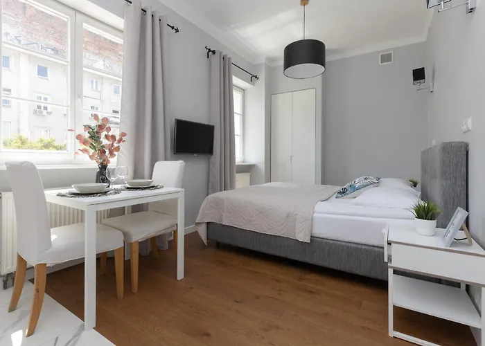 Hotel apartamentowy Center Chmielna By Renters 4*